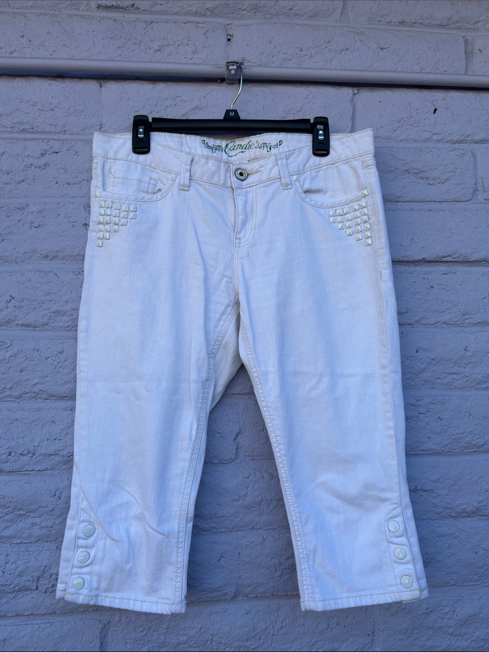 Candie's Low Rise White Studded Button Capris
